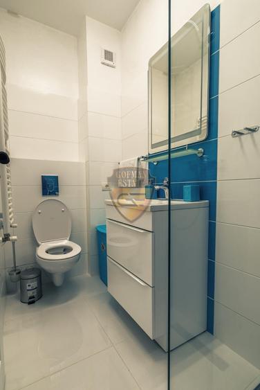 Apartament cu 3 camere decomandat, mobilat în Est