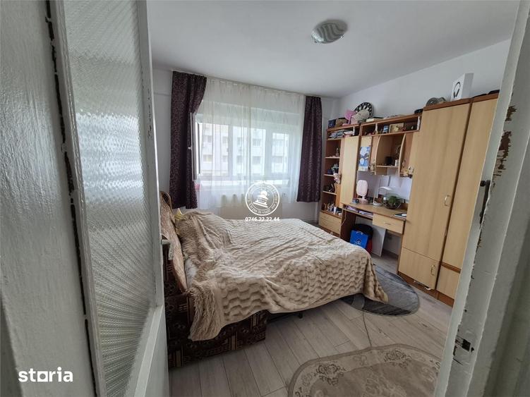 Apartament cu 3 camere decomandat în Dacia