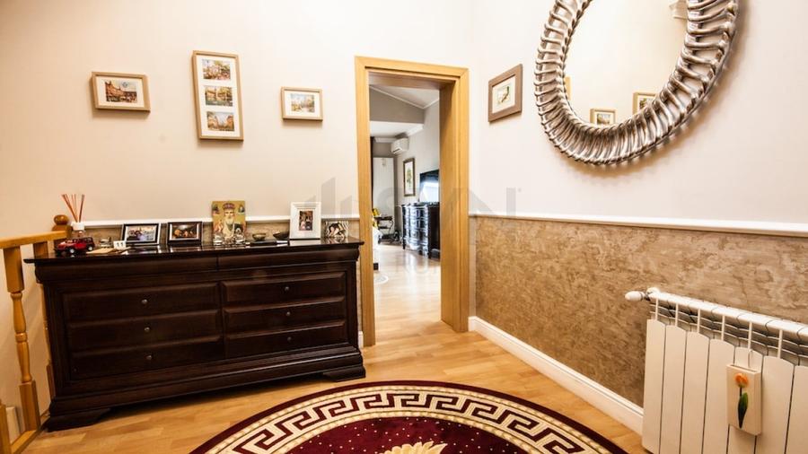 Casă individuală cu 9 camere cu Teren 750 Mp în Pipera