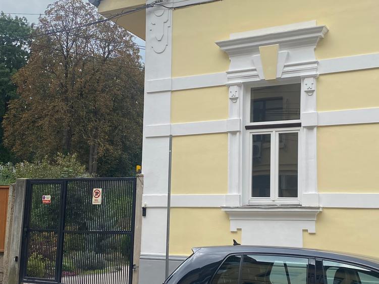 Apartament in vila, curte individuala, parcare auto, strada Avram Iancu - 1