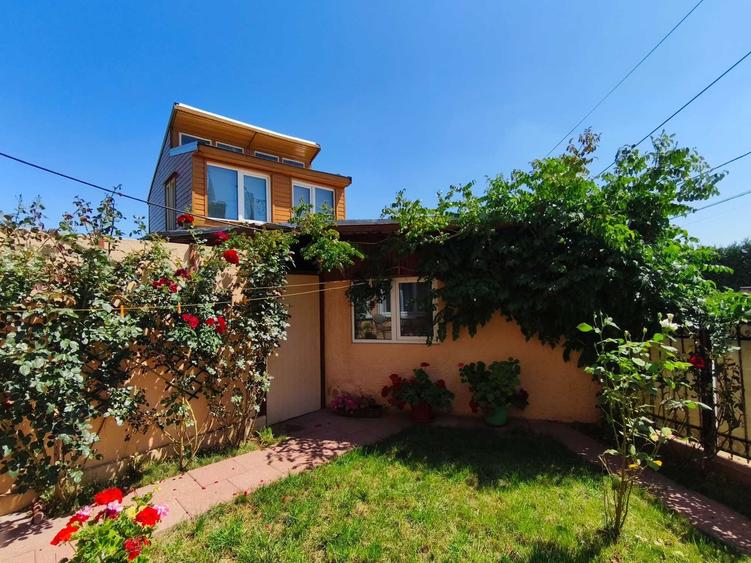Casă cu 4 camere cu Teren 216 Mp în Central