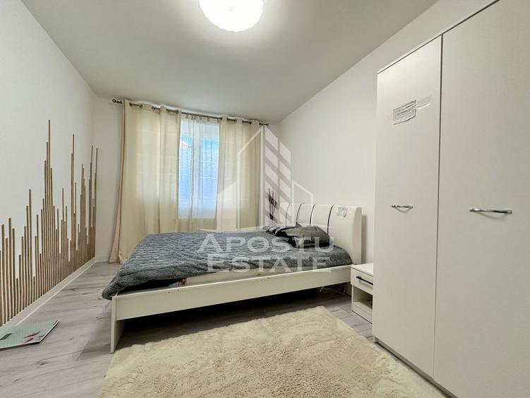 Apartament cu 3 camere semidecomandat, mobilat în Complex Studențesc