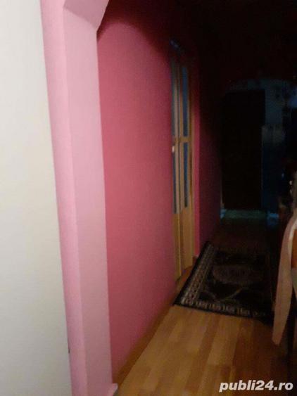 Apartament cu 2 camere semidecomandat în Petrila