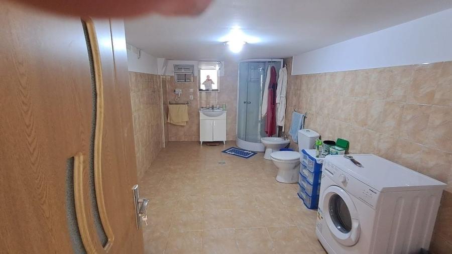 Casă cu 3 camere în Stănești
