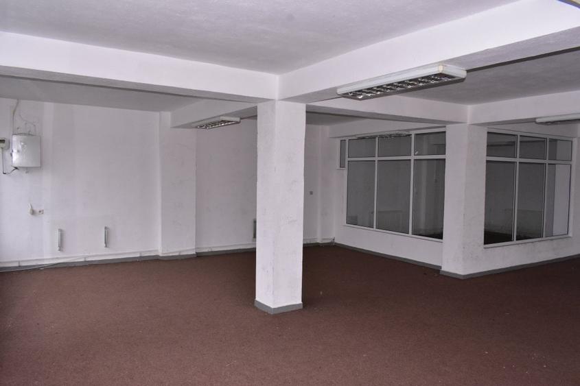 Spațiu comercial, de 740 mp, în Craiovei