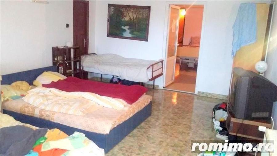 Casă cu 5 camere în Buziașului