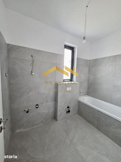 Casă cu 4 camere cu Teren 265 Mp în Sânmihaiu Român