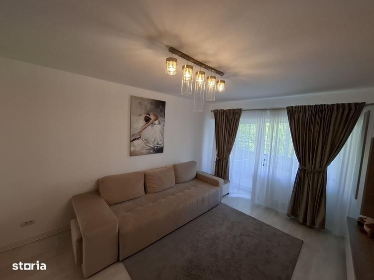 Apartament cu 3 camere decomandat, mobilat în Central