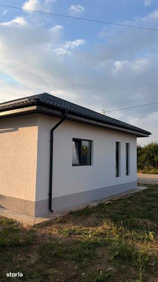 Casă cu 3 camere cu Teren 300 Mp în Central