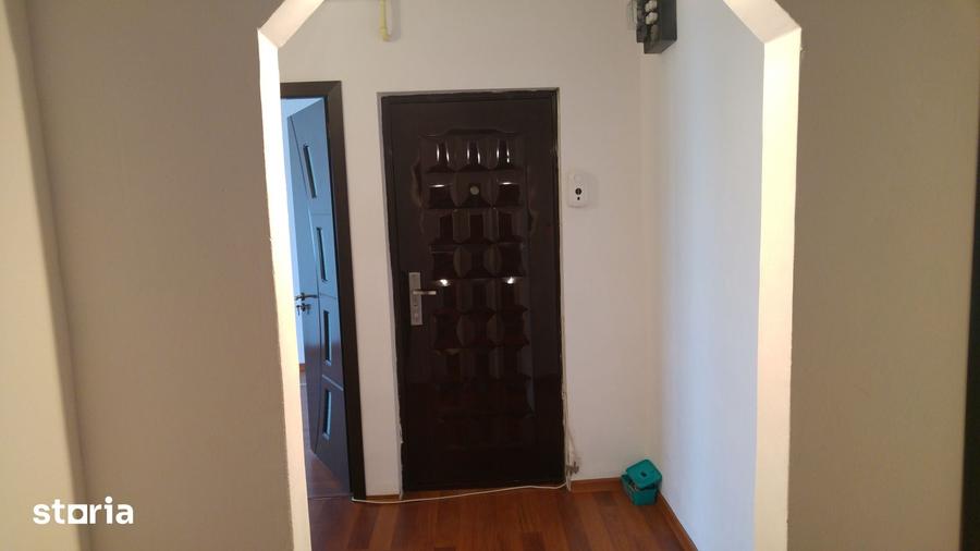 Apartament cu 3 camere decomandat în Dorobanți 1