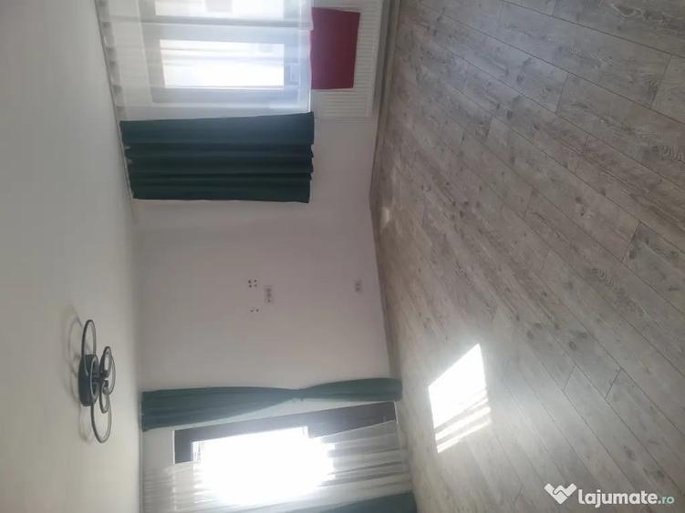 Casă cu 5 camere în Domenii