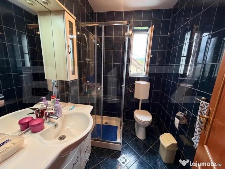 Casă cu 6 camere cu Teren 1800 Mp în Mintia