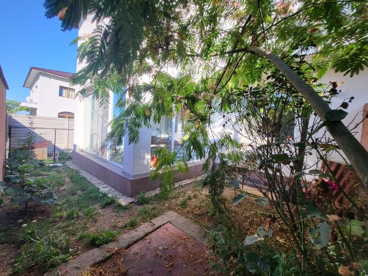 Duplex cu 5 camere cu Canalizare în Sud-Est