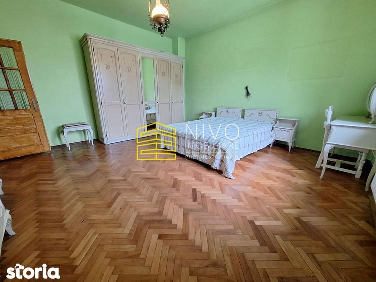 Casă cu 3 camere decomandat cu Canalizare în Central