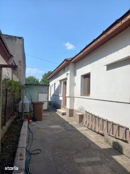 Casă cu 3 camere cu Teren 200 Mp în 23 August