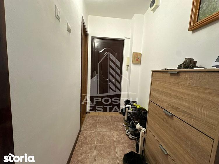 Apartament cu 2 camere decomandat, mobilat în Girocului