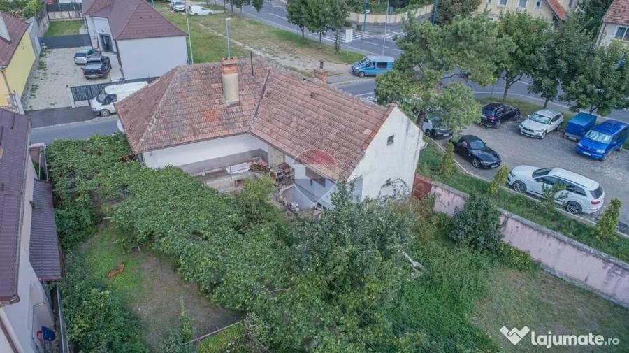 Casă cu 3 camere cu Teren 553 Mp în Central