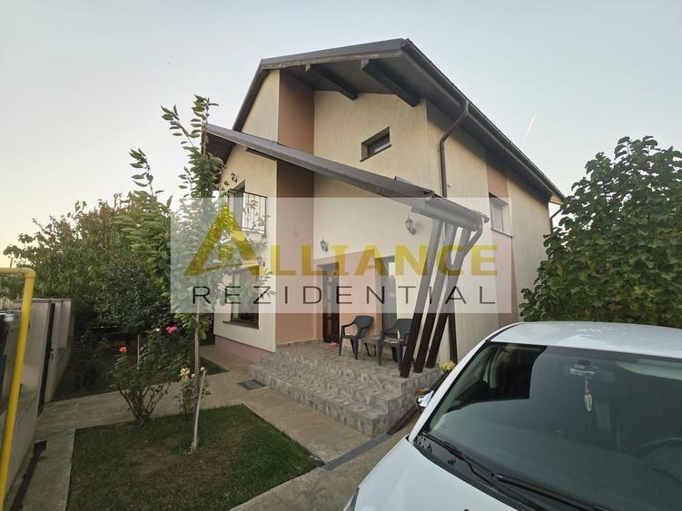 Casă individuală cu 5 camere cu Canalizare în Berceni