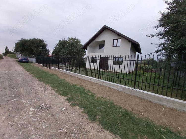 Casă cu 2 camere cu Teren 500 Mp în Mlenăuți
