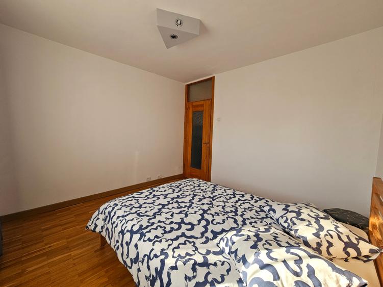 Apartament cu 3 camere decomandat, mobilat în Nerva Traian