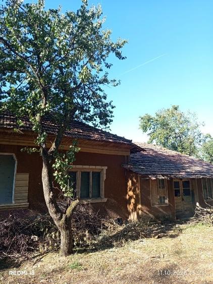Casă cu 5 camere cu Garaj în Valea Stânii