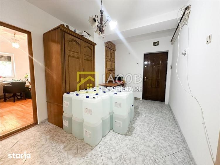Apartament cu 3 camere decomandat în Republicii