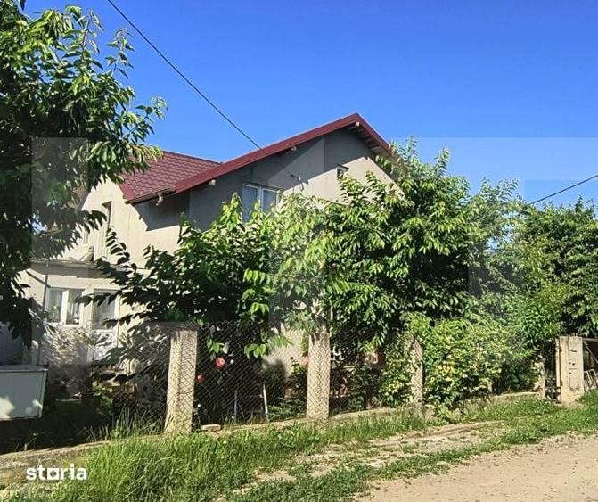 Casă cu 7 camere cu Teren 520 Mp în Mihai Eminescu