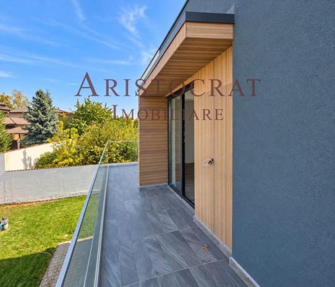 Casă cu 5 camere cu Teren 330 Mp în Corbeanca