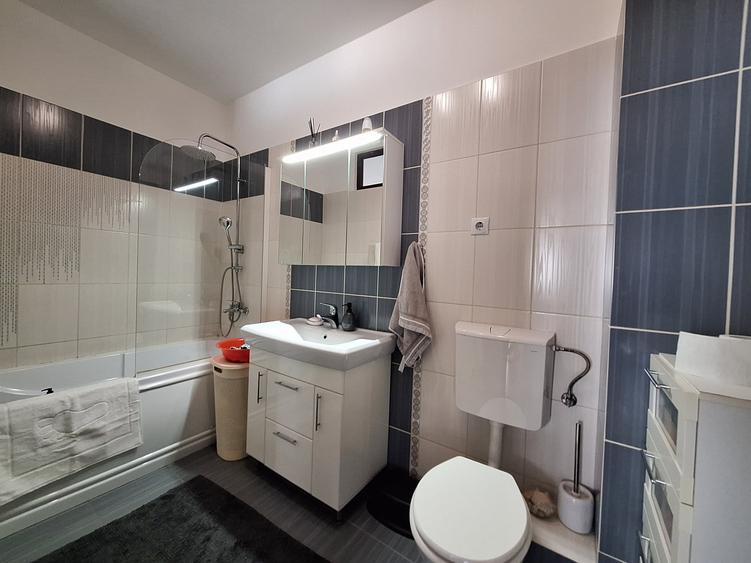 Apartament cu 3 camere, 74 mp, balcon, zona Eroilor - 6