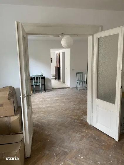 Casă cu 1 camere cu Teren 305 Mp în Schei