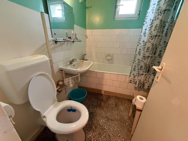 Titan 3 Camere Bloc 1972 Reabilitat 15 Min Metrou - 6