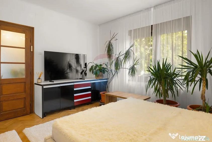 Casă cu 5 camere cu Teren 1085 Mp în Aradul Nou