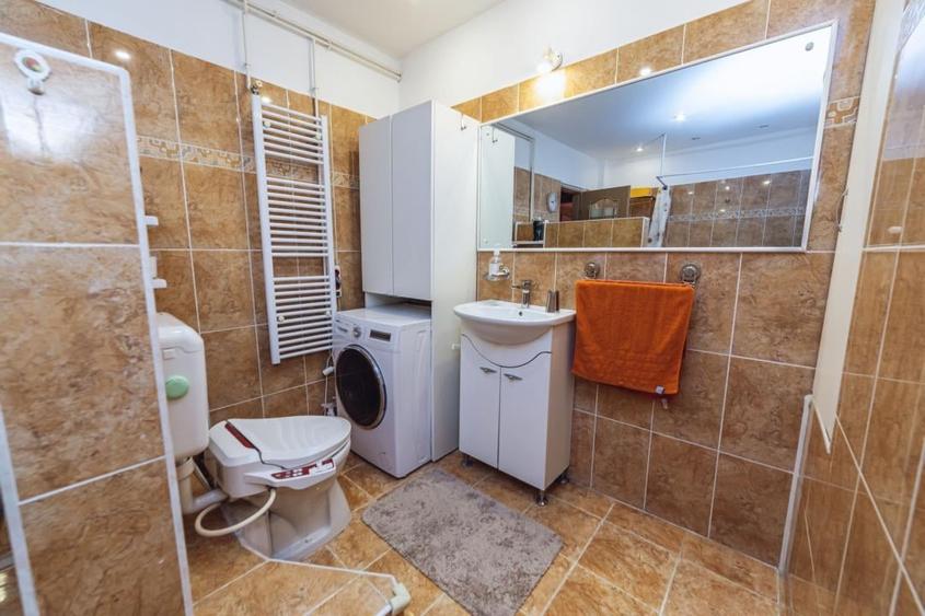 Apartament cu 4 camere decomandat, mobilat în Cișmigiu