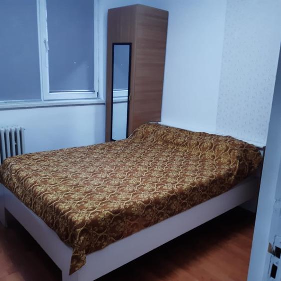 Apartament cu 4 camere semidecomandat în Drumul Taberei