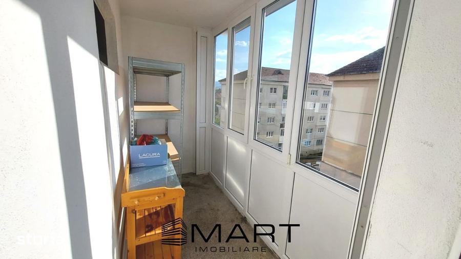 Apartament cu 3 camere decomandat, mobilat în Calea Dumbrăvii