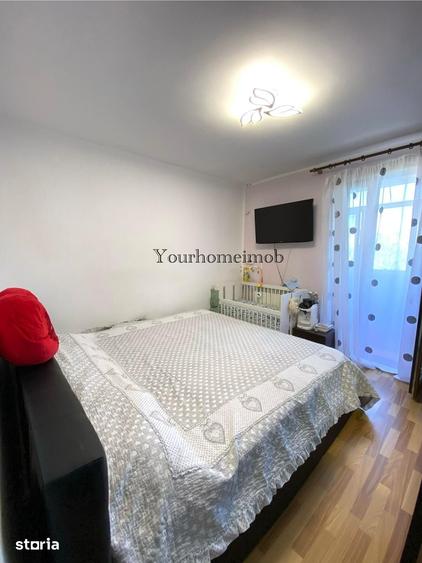 Apartament cu 3 camere semidecomandat în Craiovița Nouă