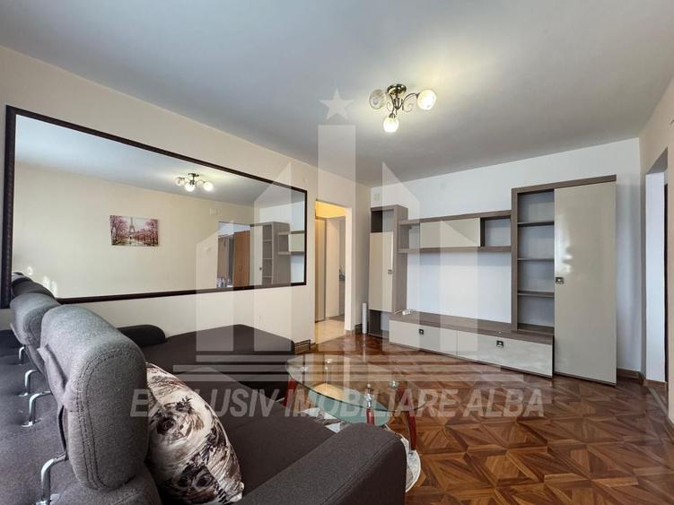 Apartament cu 2 camere semidecomandat, mobilat în Cetate