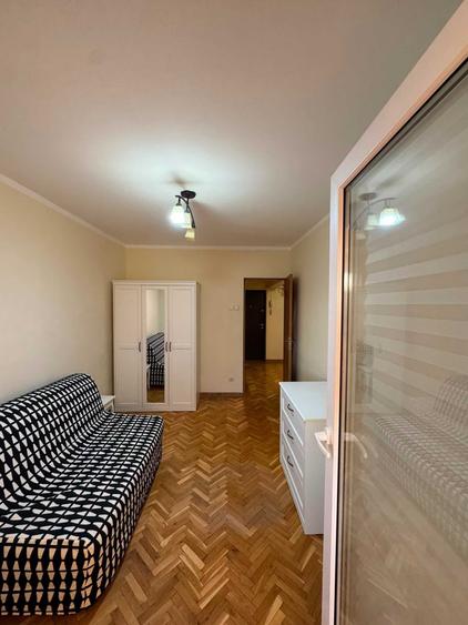 Apartament cu 3 camere decomandat în Teiul Doamnei