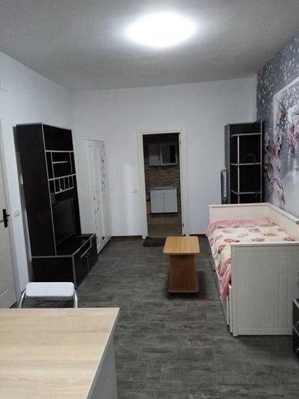Garsonieră nedecomandată în Apărătorii Patriei