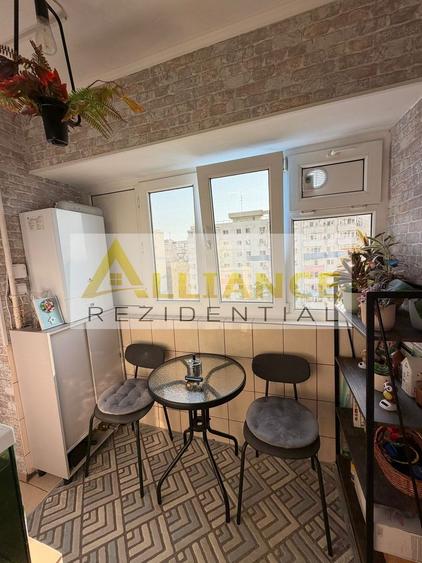 Apartament cu 4 camere decomandat, mobilat în Apărătorii Patriei