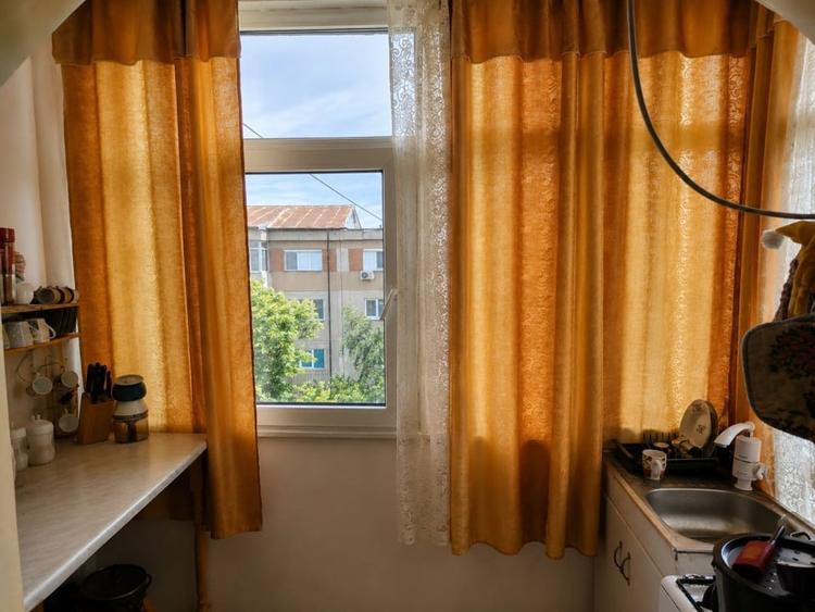 Apartament cu 3 camere decomandat, mobilat în Brazda lui Novac