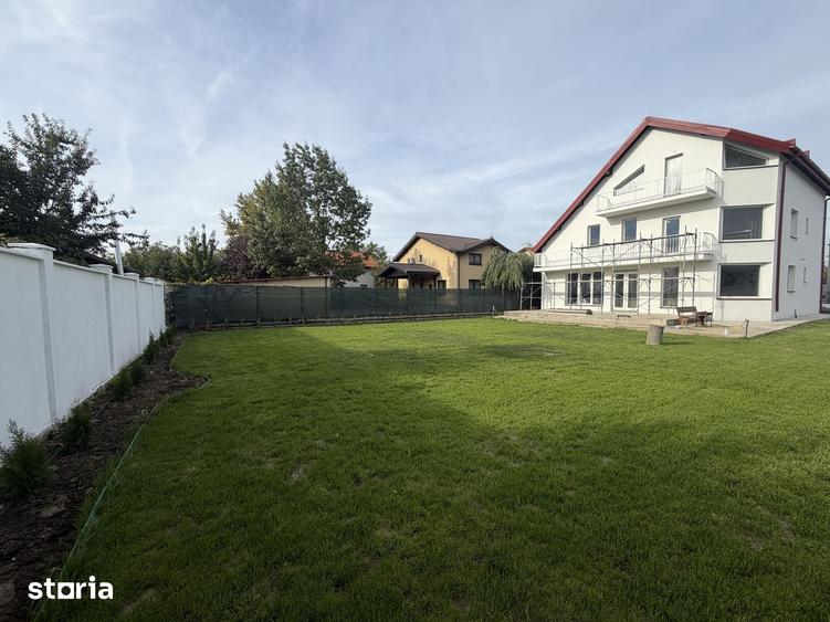 Casă cu 6 camere cu Teren 965 Mp în Brănești