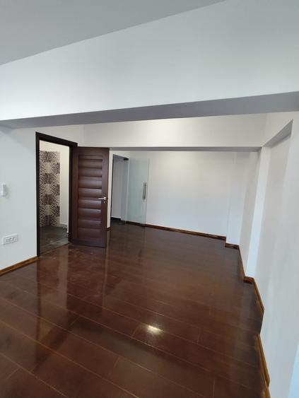Apartament cu 6 camere decomandat în Unirii