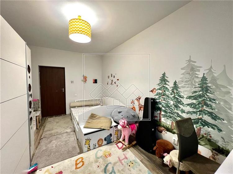 Duplex cu 3 camere cu Canalizare în Lazaret