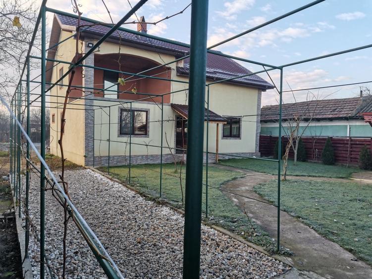 Casă cu 4 camere în Plosca