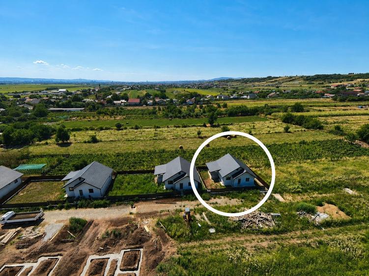 Casă individuală cu 3 camere cu Canalizare în Fântânele (Hemeiuș)