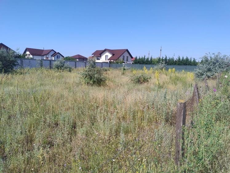 Teren de 500 mp, în Costi