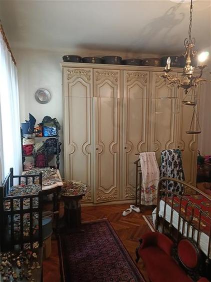 Apartament cu 4 camere semidecomandat, mobilat în Unirii