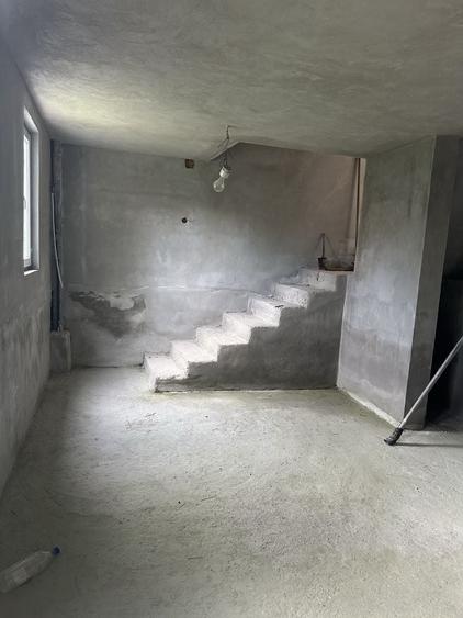Casă cu 4 camere în Tătărani