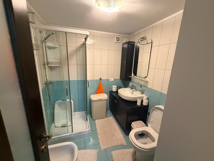 Apartament cu 3 camere decomandat în Babadag
